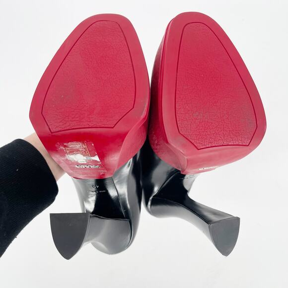 Iconic Runway 2012 Prada Black & Red Rubber Cap Toe Mary Jane Heel size IT 40 - Picture 9 of 14